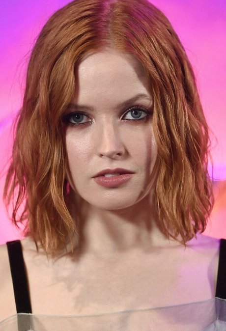 Ellie Bamber photo 33