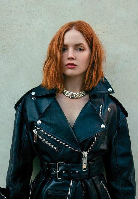 Ellie Bamber photo 36
