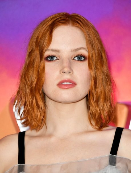 Ellie Bamber photo 96