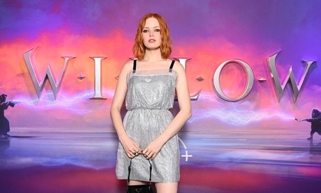 Ellie Bamber photo 108
