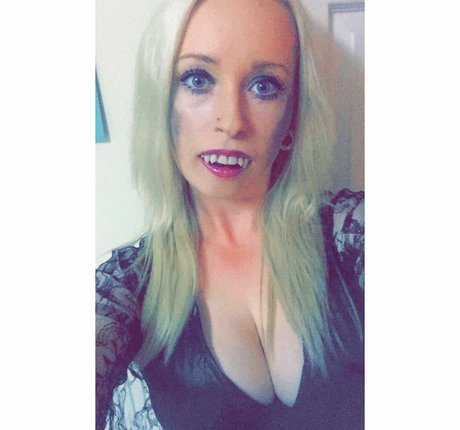 Ellie Cassidy photo 28