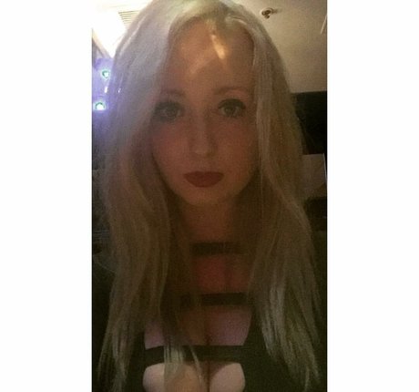 Ellie Cassidy photo 35