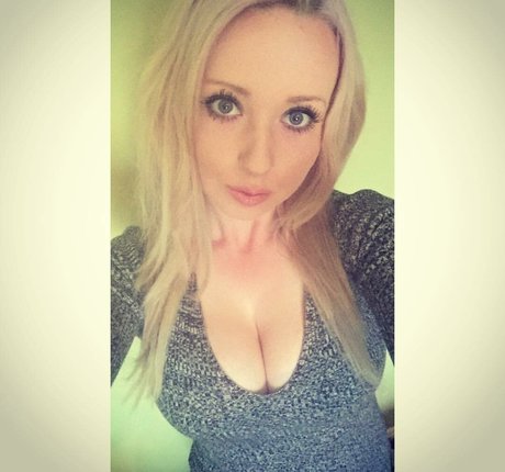 Ellie Cassidy photo 41