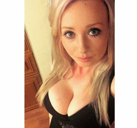 Ellie Cassidy photo 49