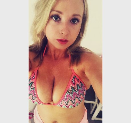 Ellie Cassidy photo 50