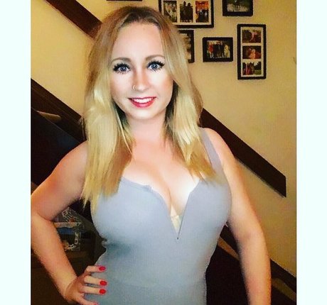 Ellie Cassidy photo 54