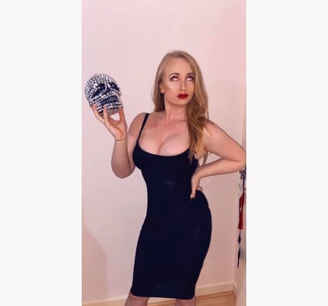 Ellie Cassidy photo 101