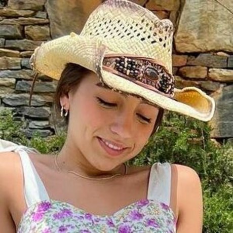 Ellie Dobleske photo 12