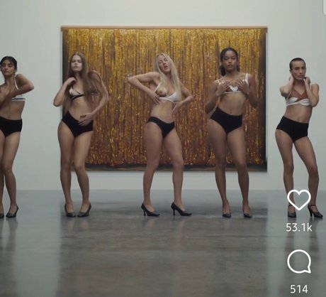 Ellie Goulding photo 2