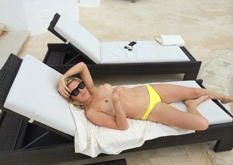 Ellie Goulding photo 3