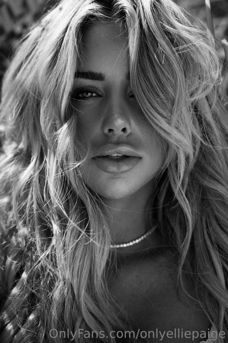 Ellie Paige photo 86