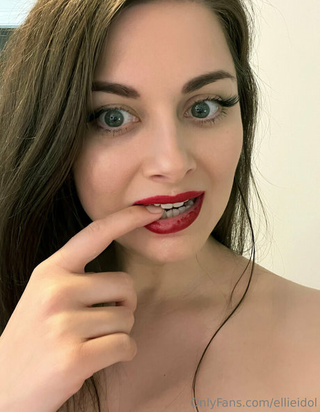 Ellieidol photo 238