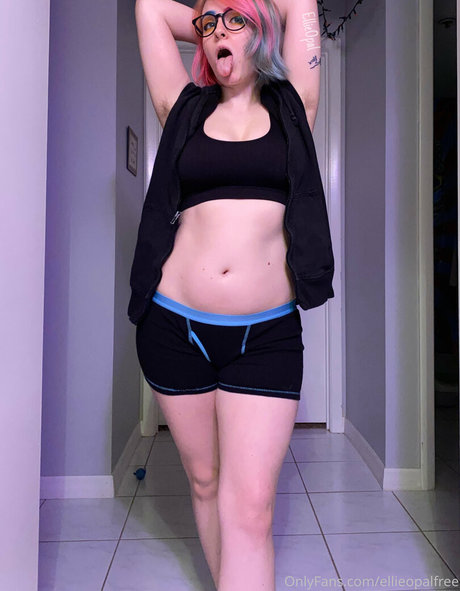 Ellieopalfree photo 22
