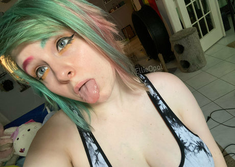 Ellieopalfree photo 29