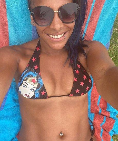 Elliloretta photo 23