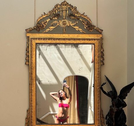 Eloise Webb photo 13