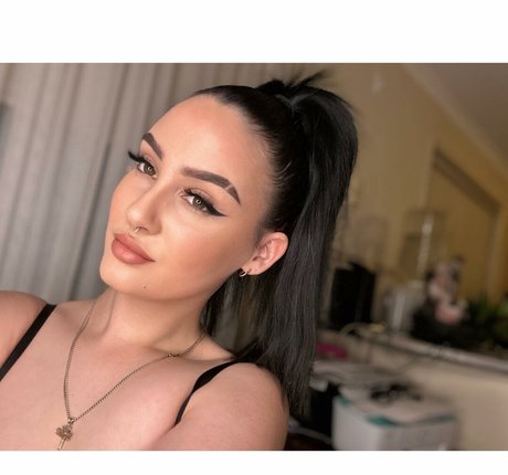 Elouisemayy photo 4