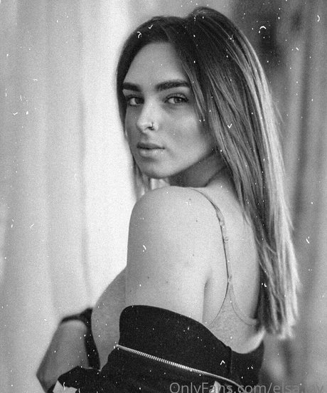 Elsa Jay photo 100