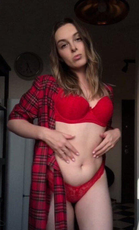 Elsa Jay photo 112