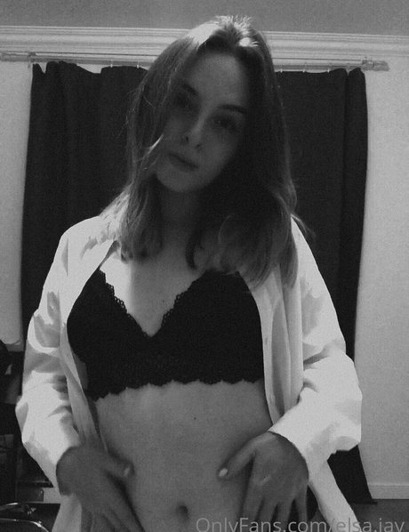 Elsa Jay photo 116