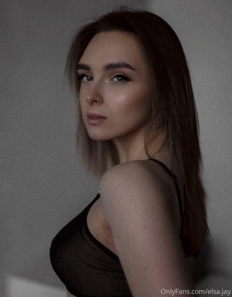 Elsa Jay photo 119