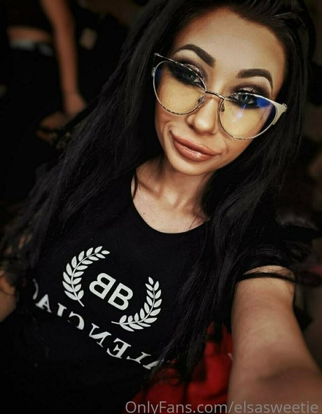 Elsasweetie photo 29
