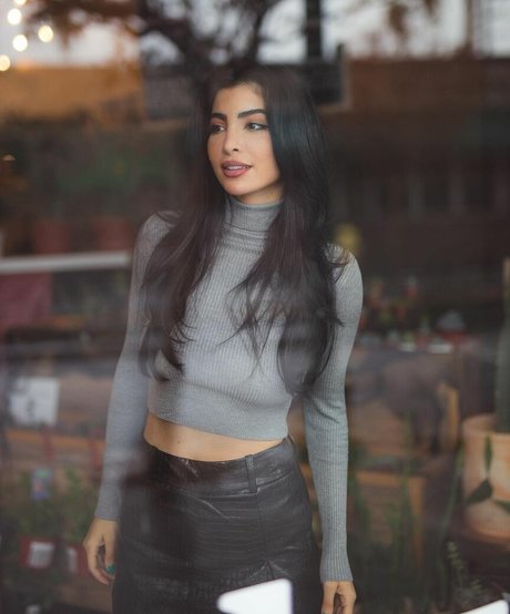 Elwa Saleh photo 85