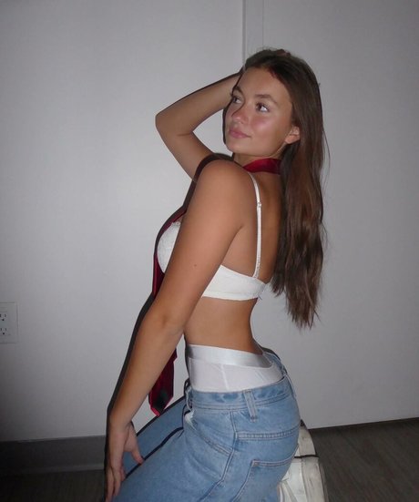 Elyssa Williams photo 12