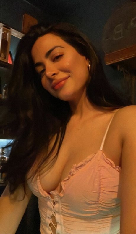 Emeraude Toubia photo 25