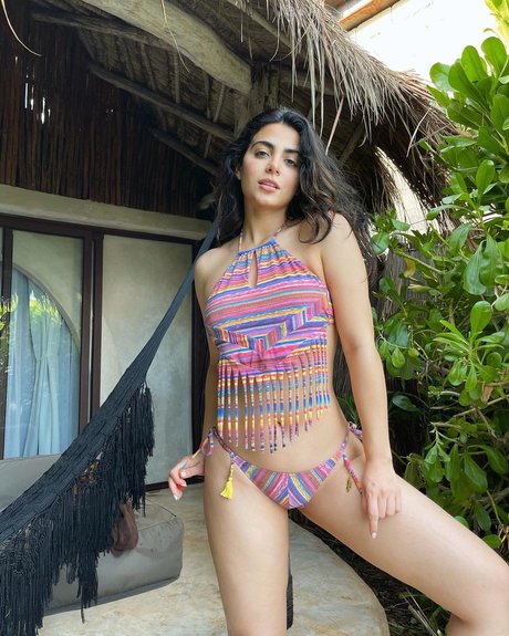 Emeraude Toubia photo 33