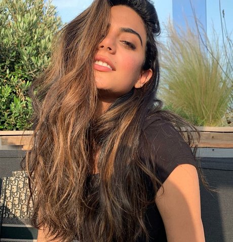 Emeraude Toubia photo 51