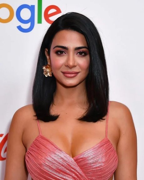 Emeraude Toubia photo 80