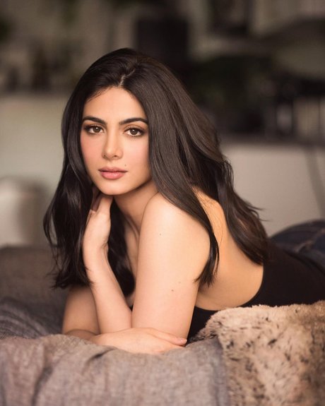 Emeraude Toubia photo 119