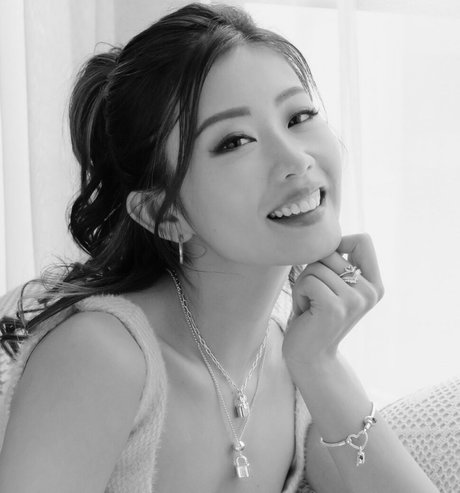 Emi Wong photo 23