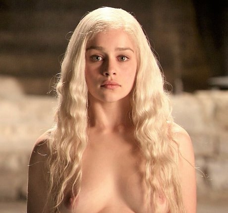 Emilia Clarke photo 5