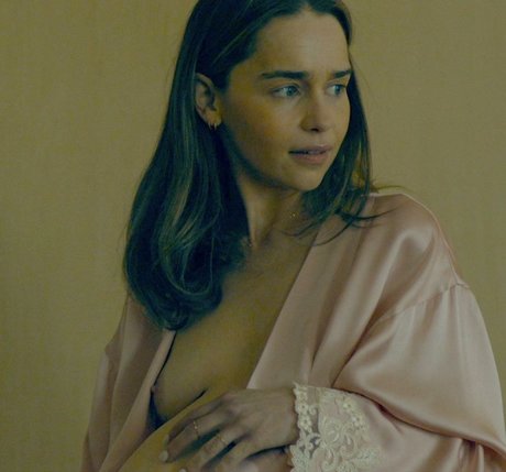 Emilia Clarke photo 8