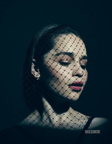 Emilia Clarke photo 14