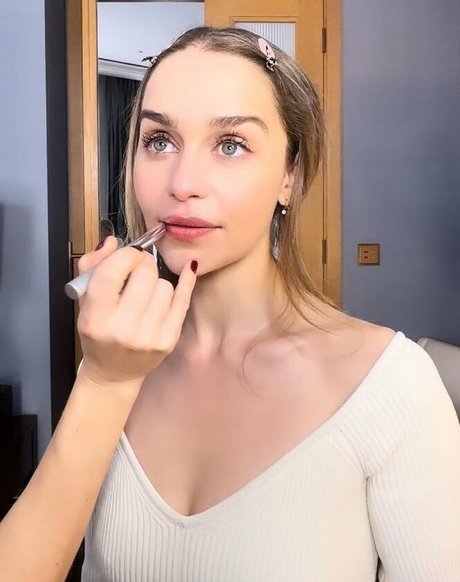 Emilia Clarke photo 48