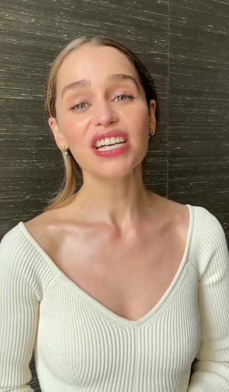 Emilia Clarke photo 57