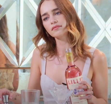 Emilia Clarke photo 88