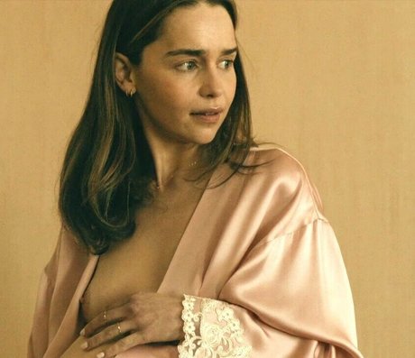 Emilia Clarke photo 103