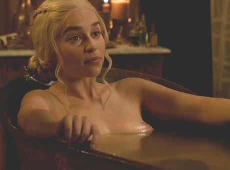 Emilia Clarke photo 113