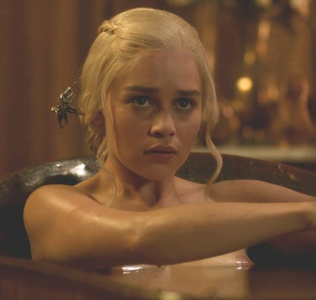 Emilia Clarke photo 115