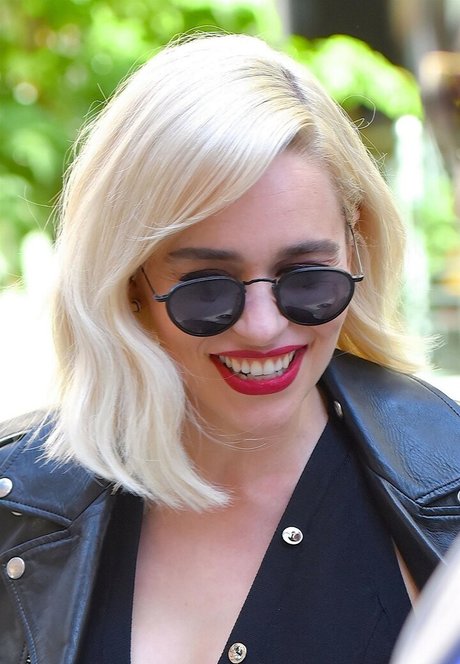 Emilia Clarke photo 320