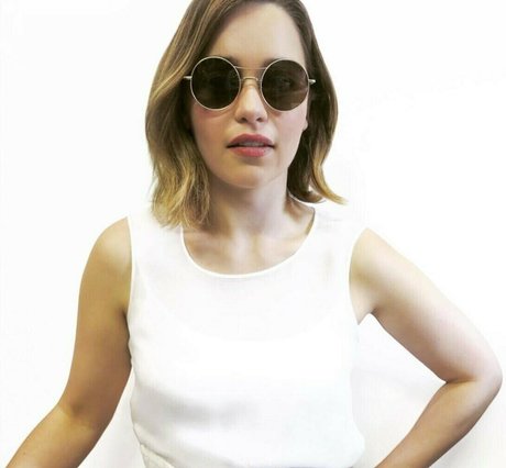 Emilia Clarke photo 634