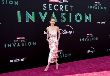 Emilia Clarke photo 980