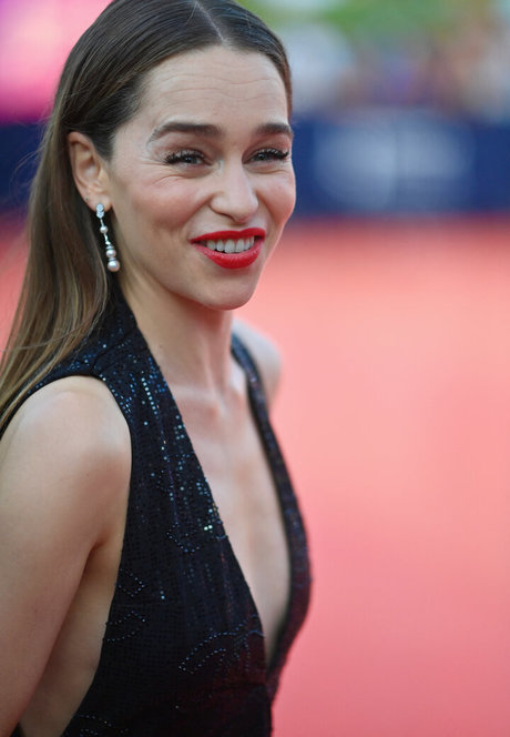 Emilia Clarke photo 1077