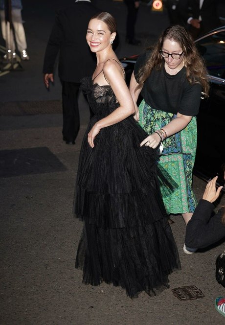Emilia Clarke photo 1142