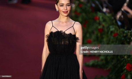 Emilia Clarke photo 1152