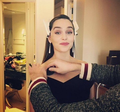 Emilia Clarke photo 1165